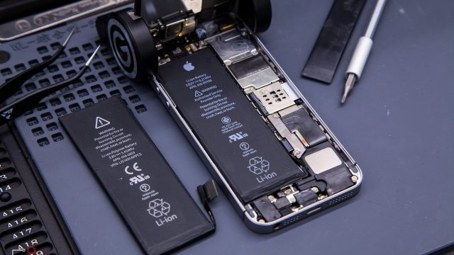 Thay pin khi hết chu kỳ sạc